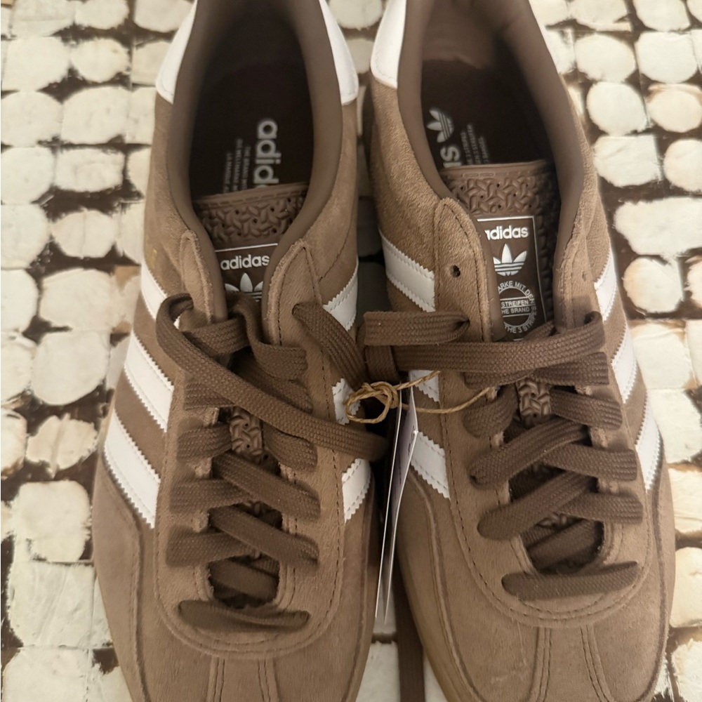 Adidas Men's Tan and White Gazelle Sneakers NWT Men’s 8.5